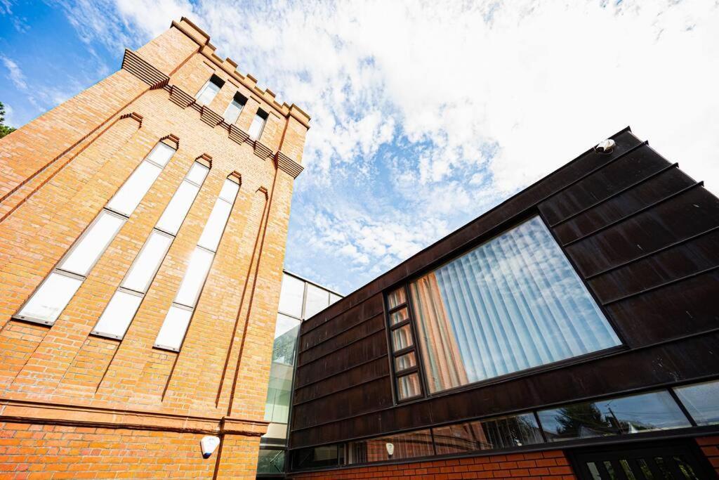 Luxury Water Tower I Roof Bar I Cinema Villa Cardiff Eksteriør bilde